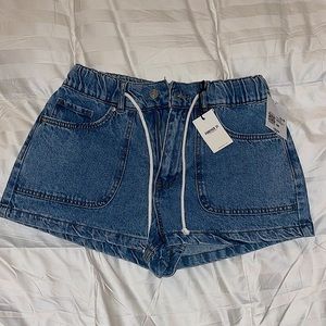 Forever 21 - Short Denim Shorts
